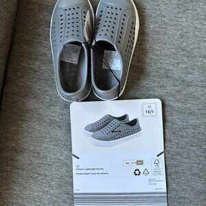 L&D Slip-On Sandals Beach Water Shoes Kids Size 13-Y1 Gray NWT